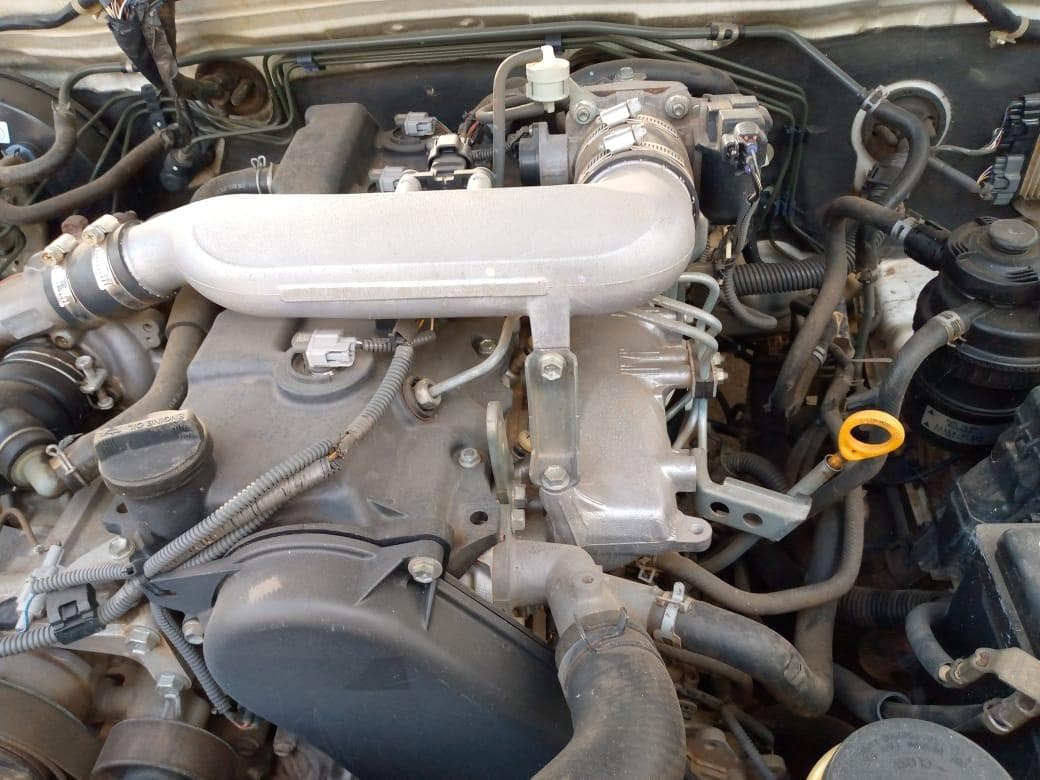 TOYOTA HILUX D4D · — imagem 5