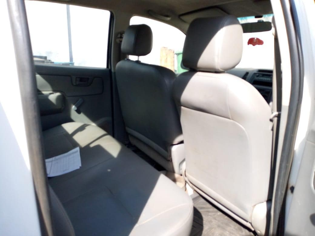 TOYOTA HILUX D4D · — imagem 6