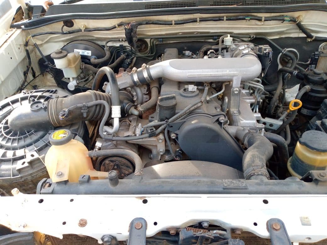 TOYOTA HILUX D4D · — imagem 17