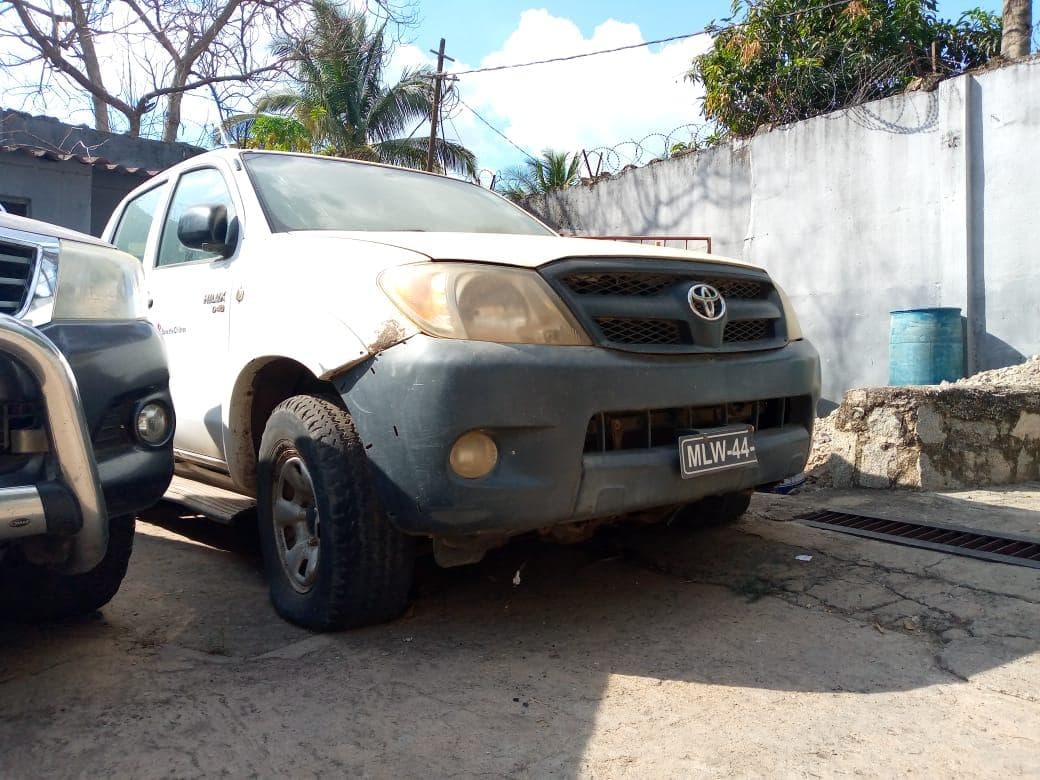 TOYOTA HILUX D4D · — imagem 2