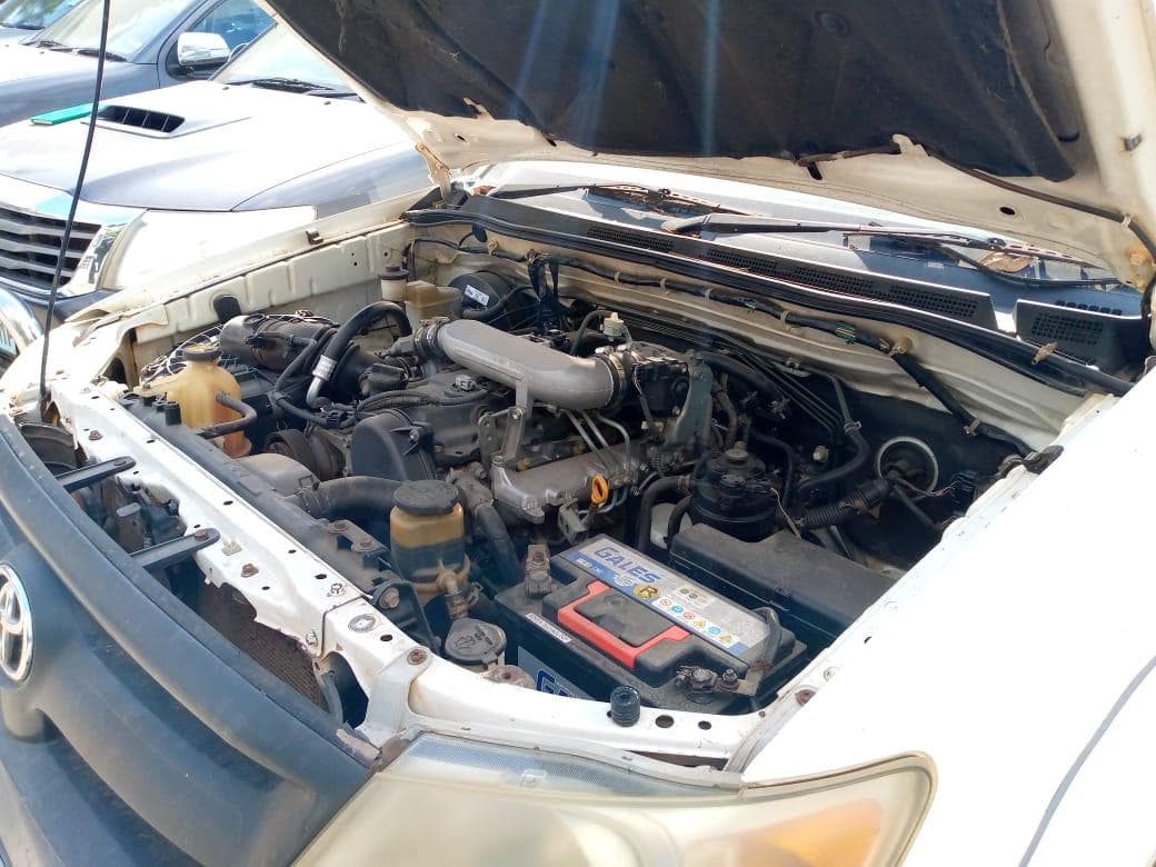 TOYOTA HILUX D4D · — imagem 20