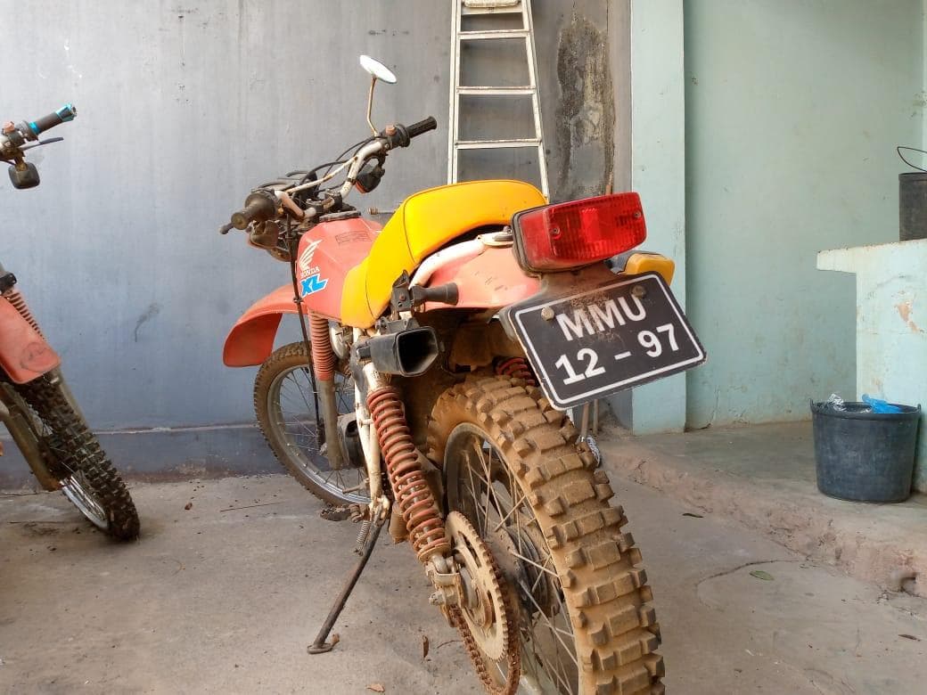 Honda XL · — imagem 5