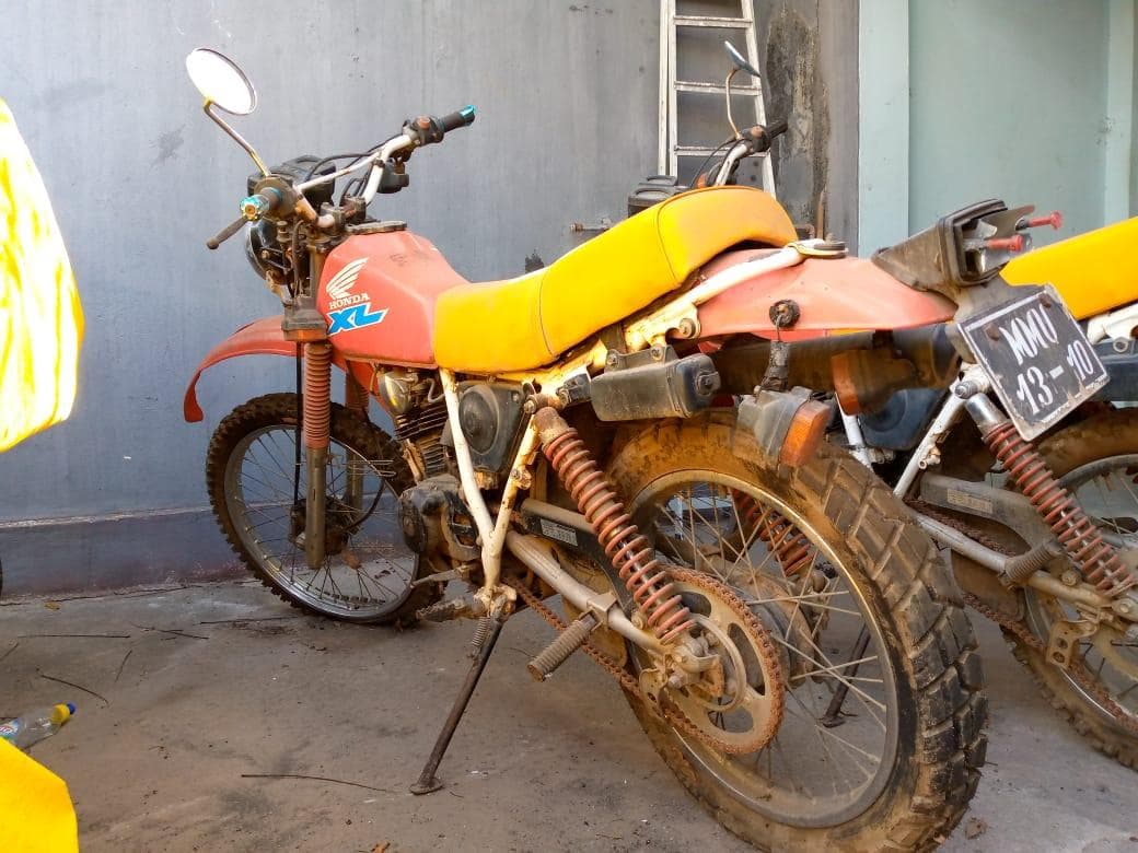 Honda XL · — imagem 3