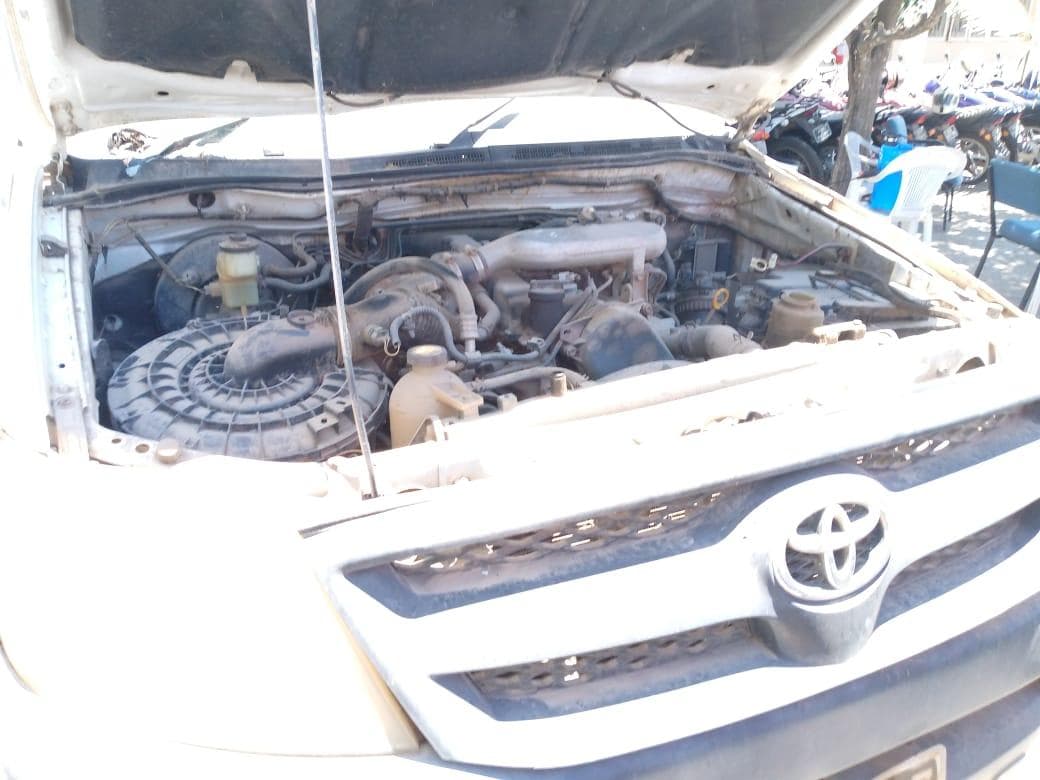 TOYOTA HILUX D4D · — imagem 9