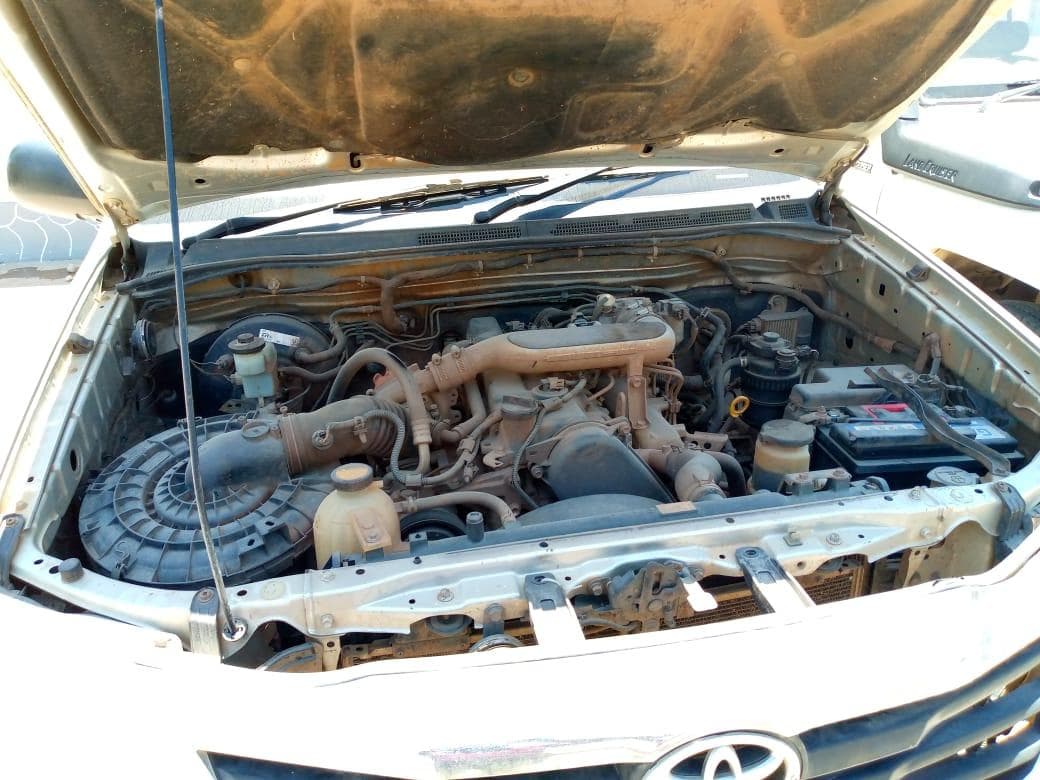 TOYOTA HILUX · — image 7