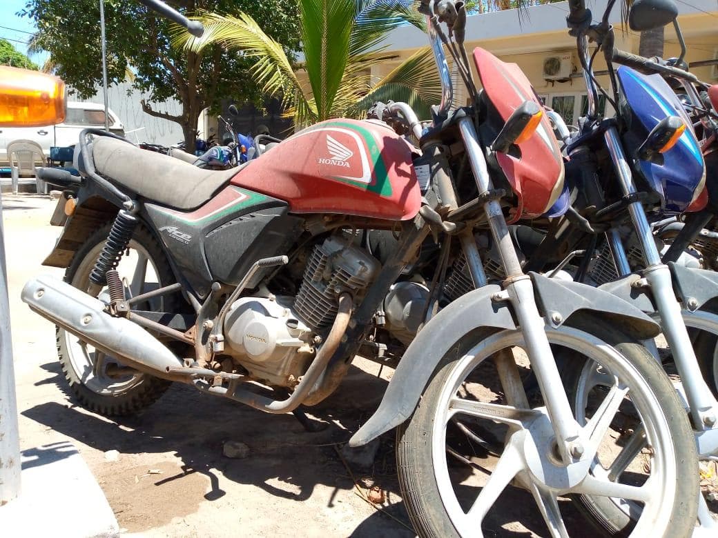 Honda CB125-D ·