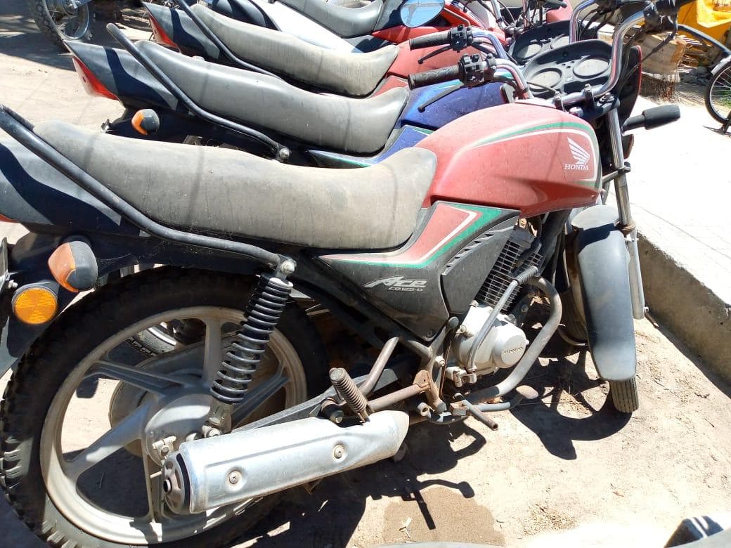 Honda CB125-D · — imagen 4