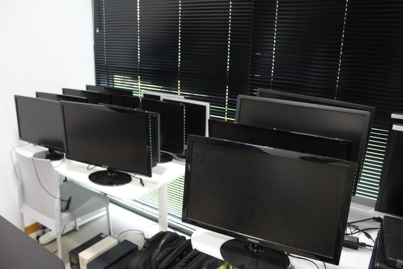 Material Diverso e Equipamento de Escritório — imagem 9