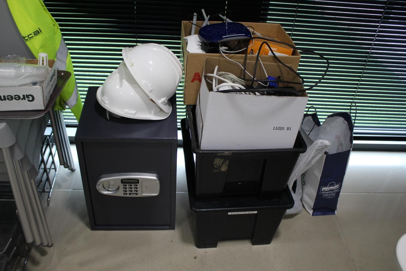 Material Diverso e Equipamento de Escritório — imagem 11