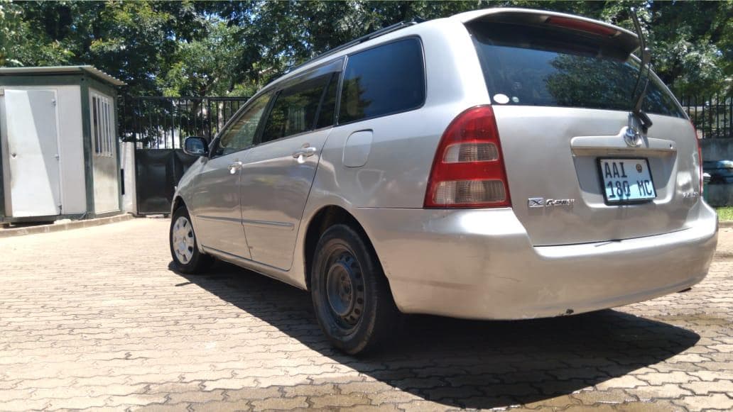 Toyota Fielder · — image 13