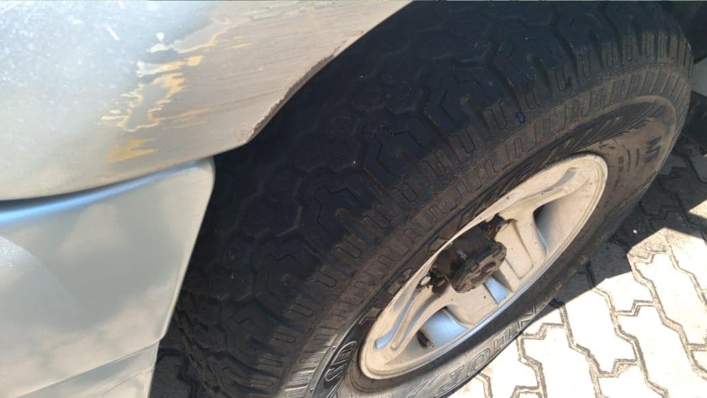 Toyota Hilux · — image 3