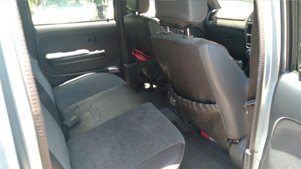 Toyota Hilux · — image 6