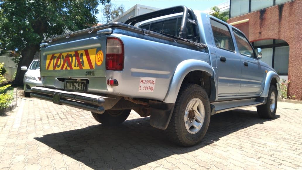Toyota Hilux · — image 12