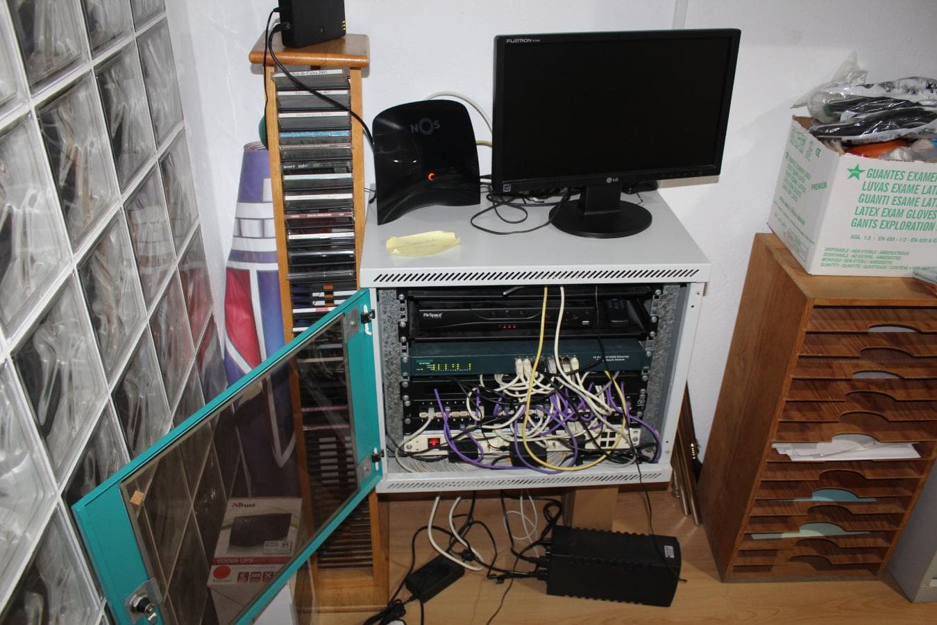 Equipamento de Escritório e Diverso — imagem 22