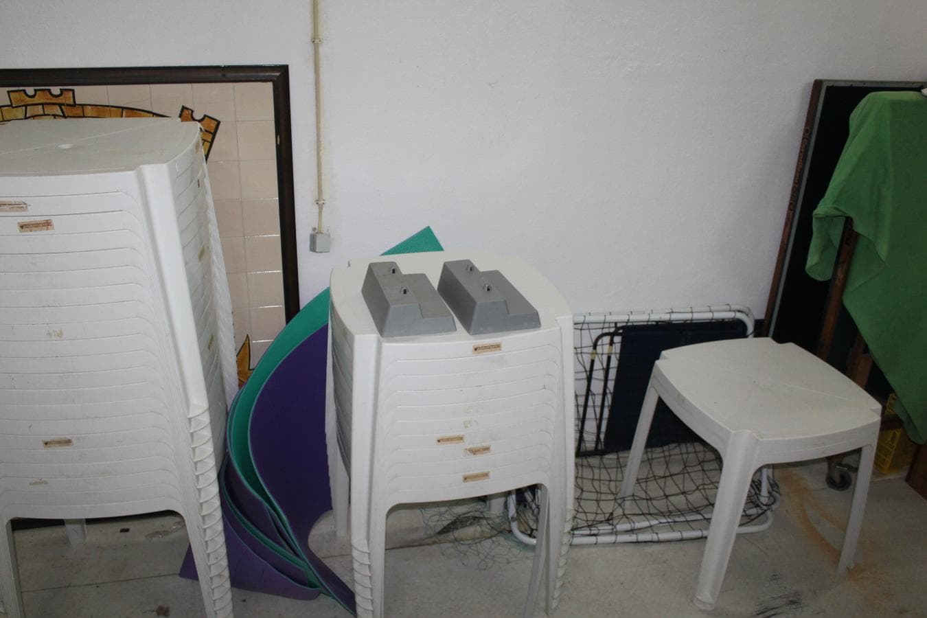 Equipamento de Escritório e Diverso — imagem 34