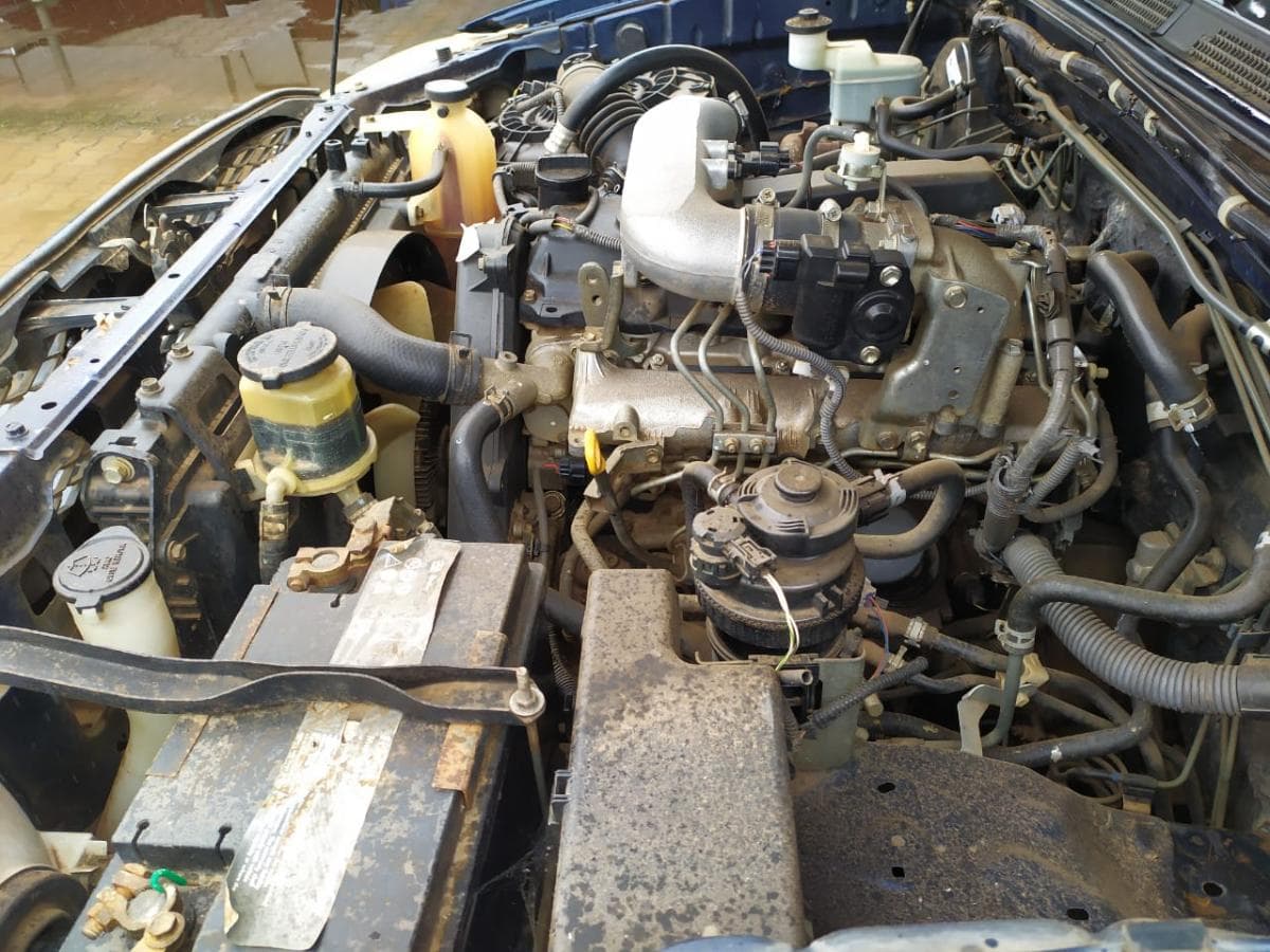 Toyota Hilux · — image 9