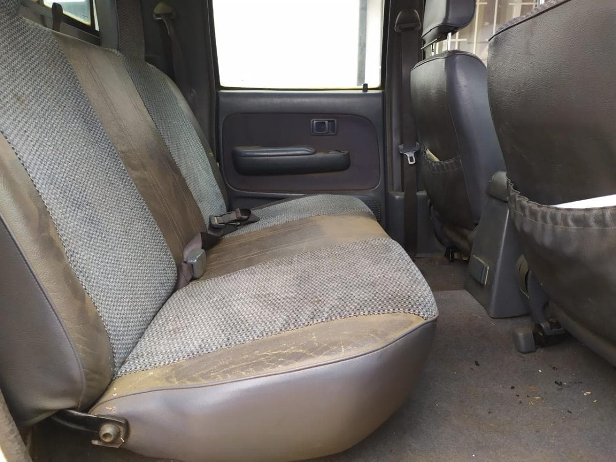 Toyota Hilux  · — imagem 25