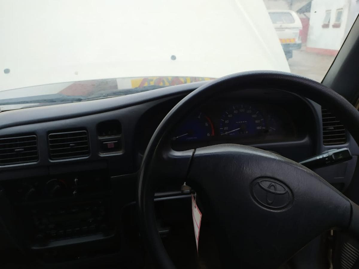 Toyota Hilux · — imagem 8