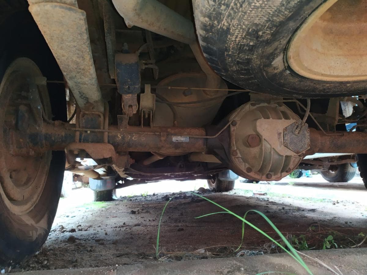 Nissan Hardbody · — imagem 4