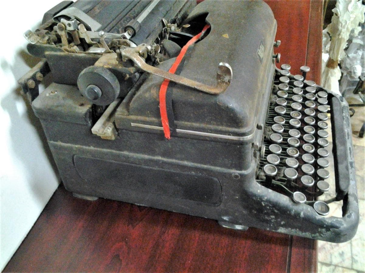 Máquina Escrever Royal — imagen 2