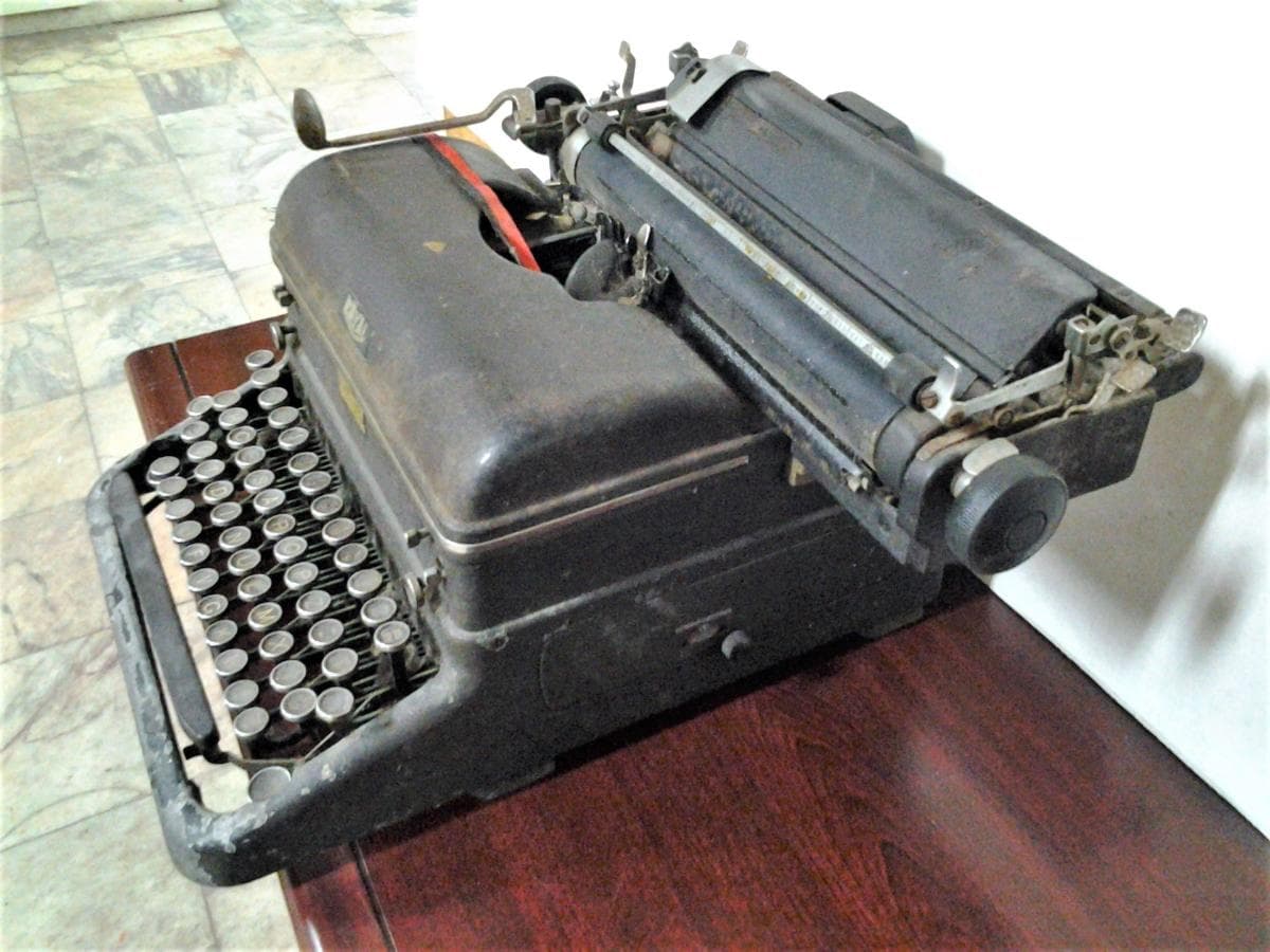 Máquina Escrever Royal — imagen 3