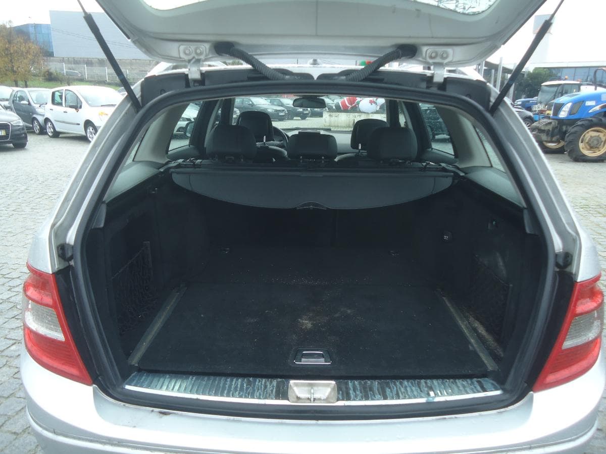 Mercedes-Benz C 220 CDI · Ano 2007 — imagen 9