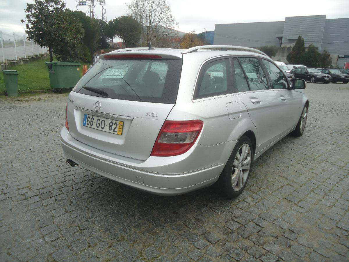 Mercedes-Benz C 220 CDI · Ano 2007 — imagen 6