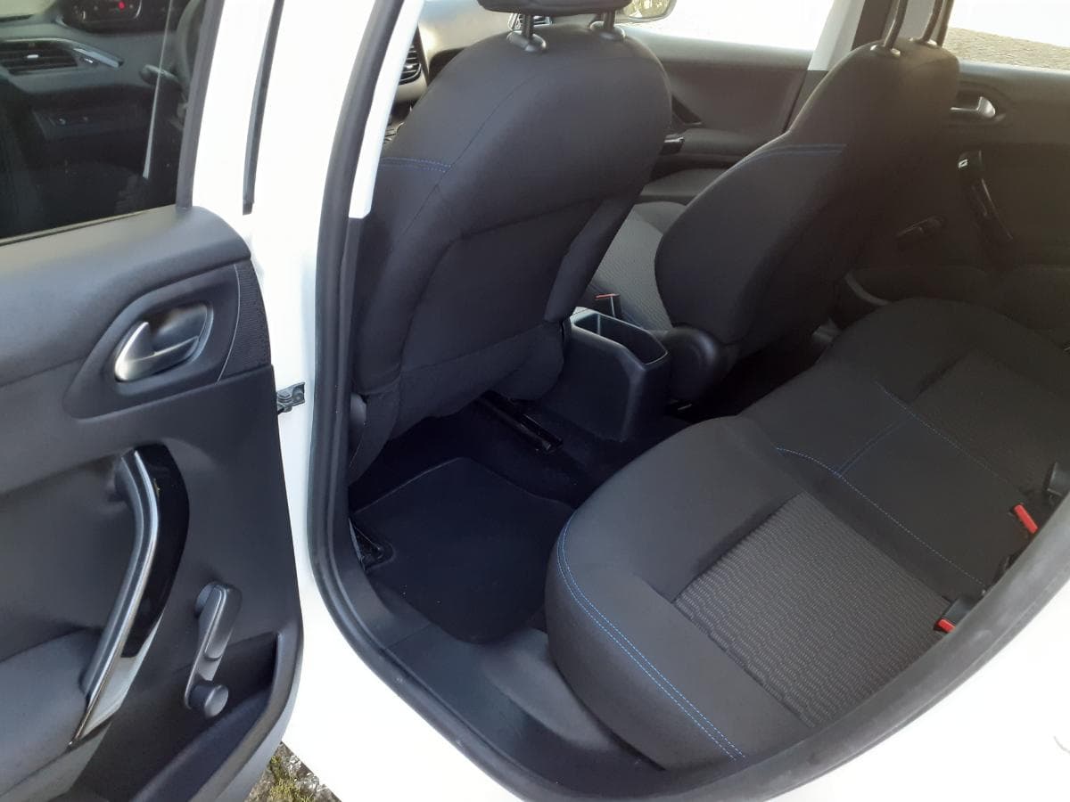 Peugeot 208 · Ano 2019 — image 16