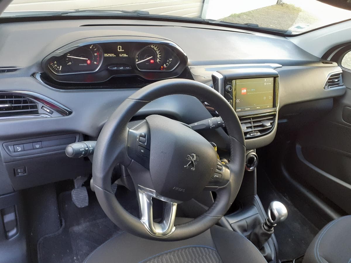 Peugeot 208 · Ano 2019 — image 10