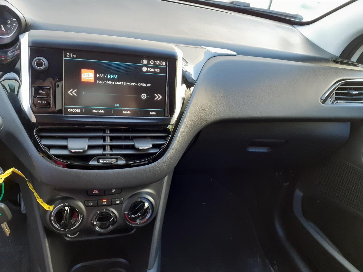 Peugeot 208 · Ano 2019 — image 12