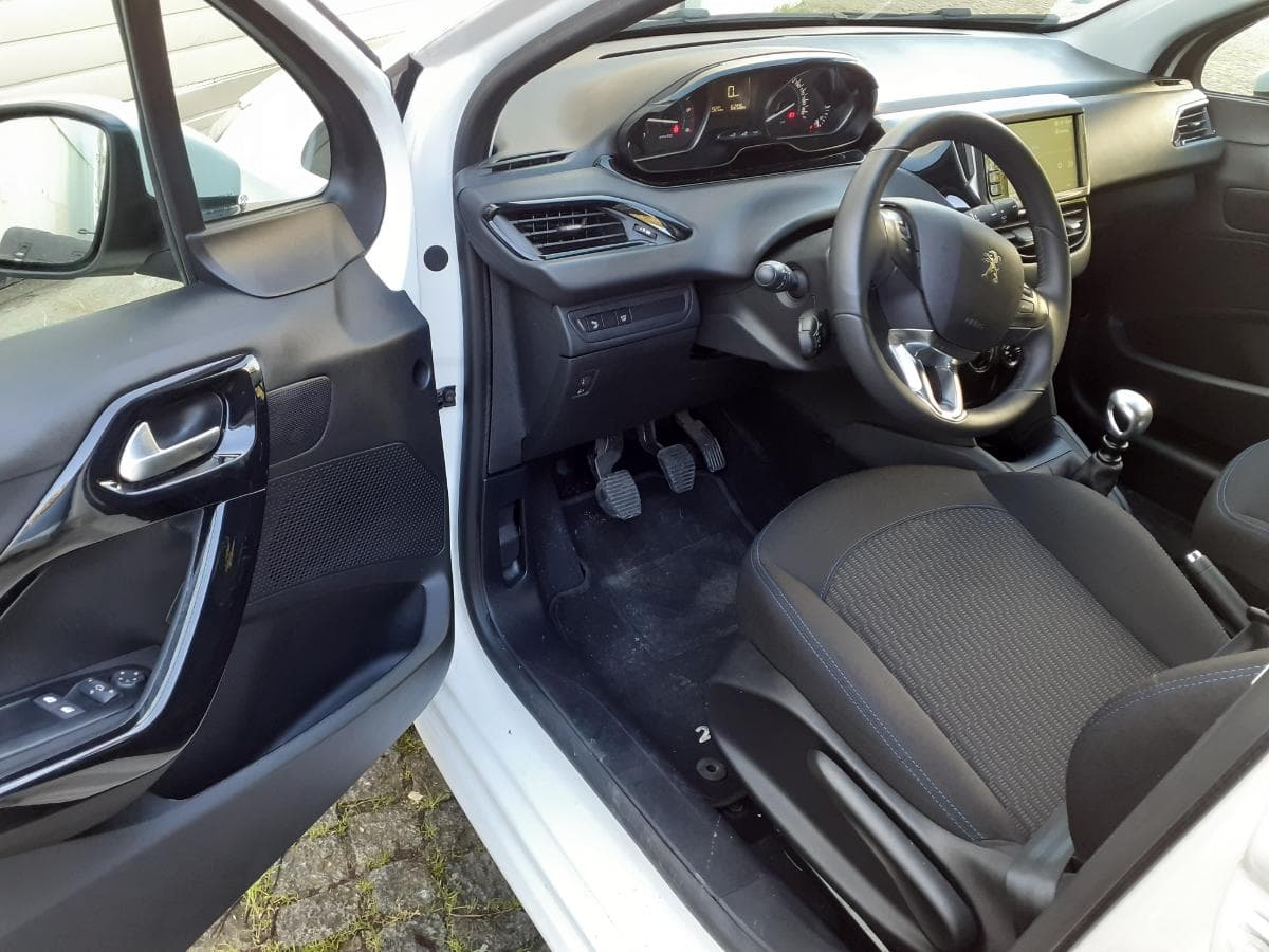 Peugeot 208 · Ano 2019 — image 7