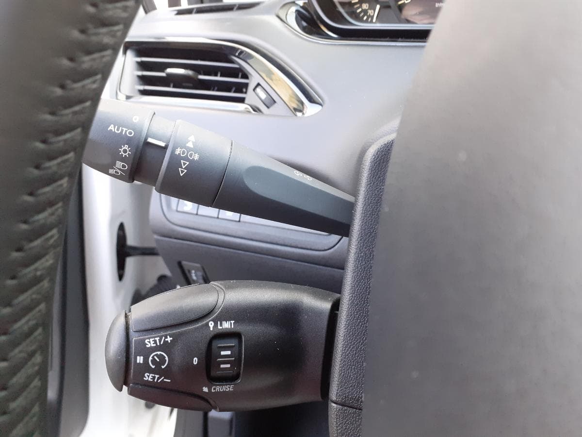 Peugeot 208 · Ano 2019 — image 13