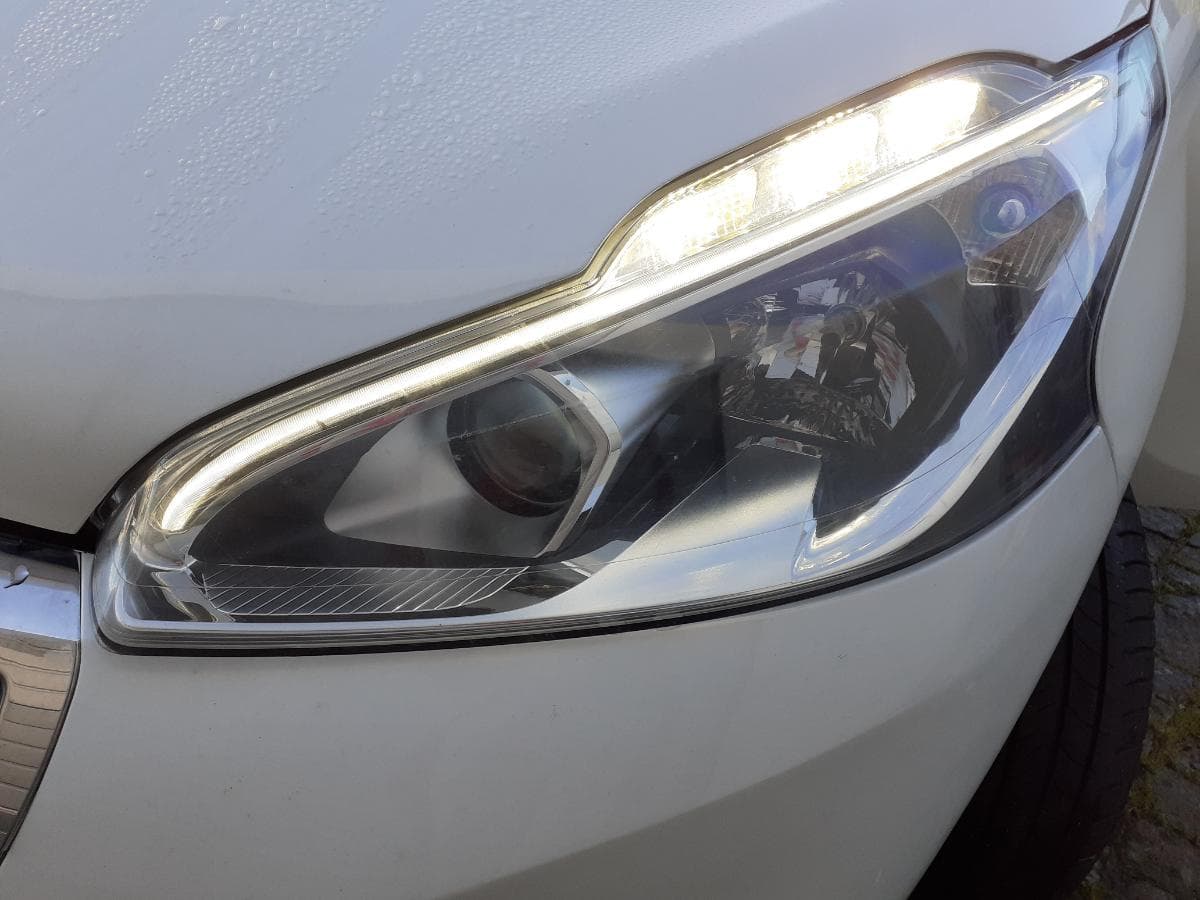 Peugeot 208 · Ano 2019 — image 21
