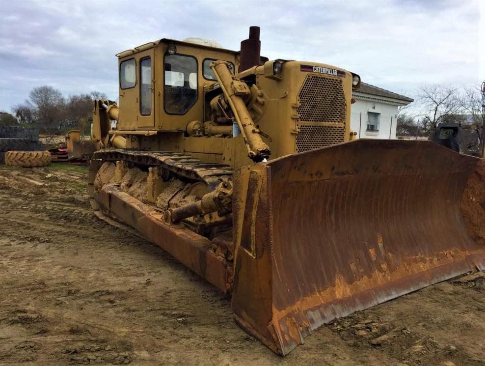 Bulldozer Cat D9 — imagen 1