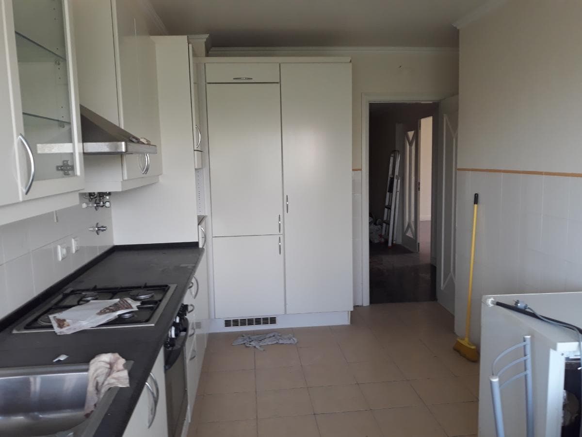 Apartamento T3 + 2 Lugares de Estacionamento + Arrecadação · Odivelas — image 8