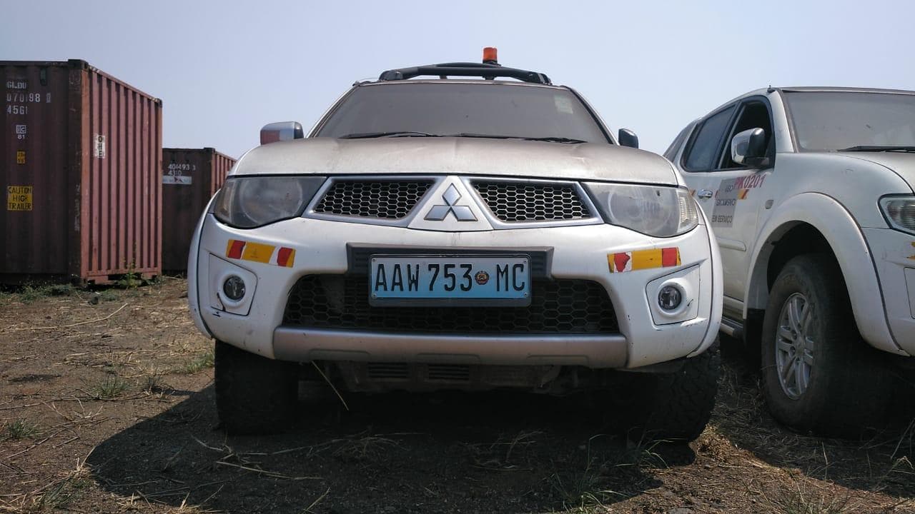 Mitsubishi L200 ·
