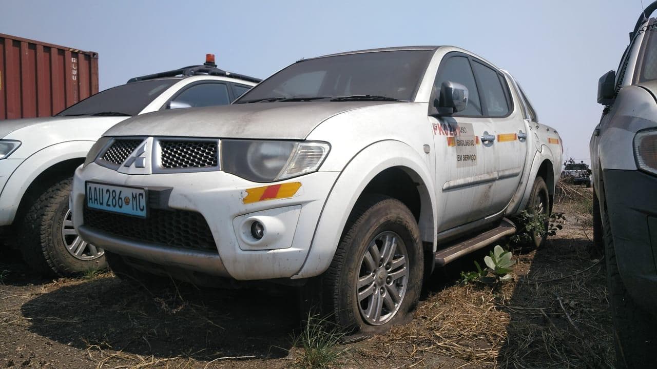 Mitsubishi L200 ·