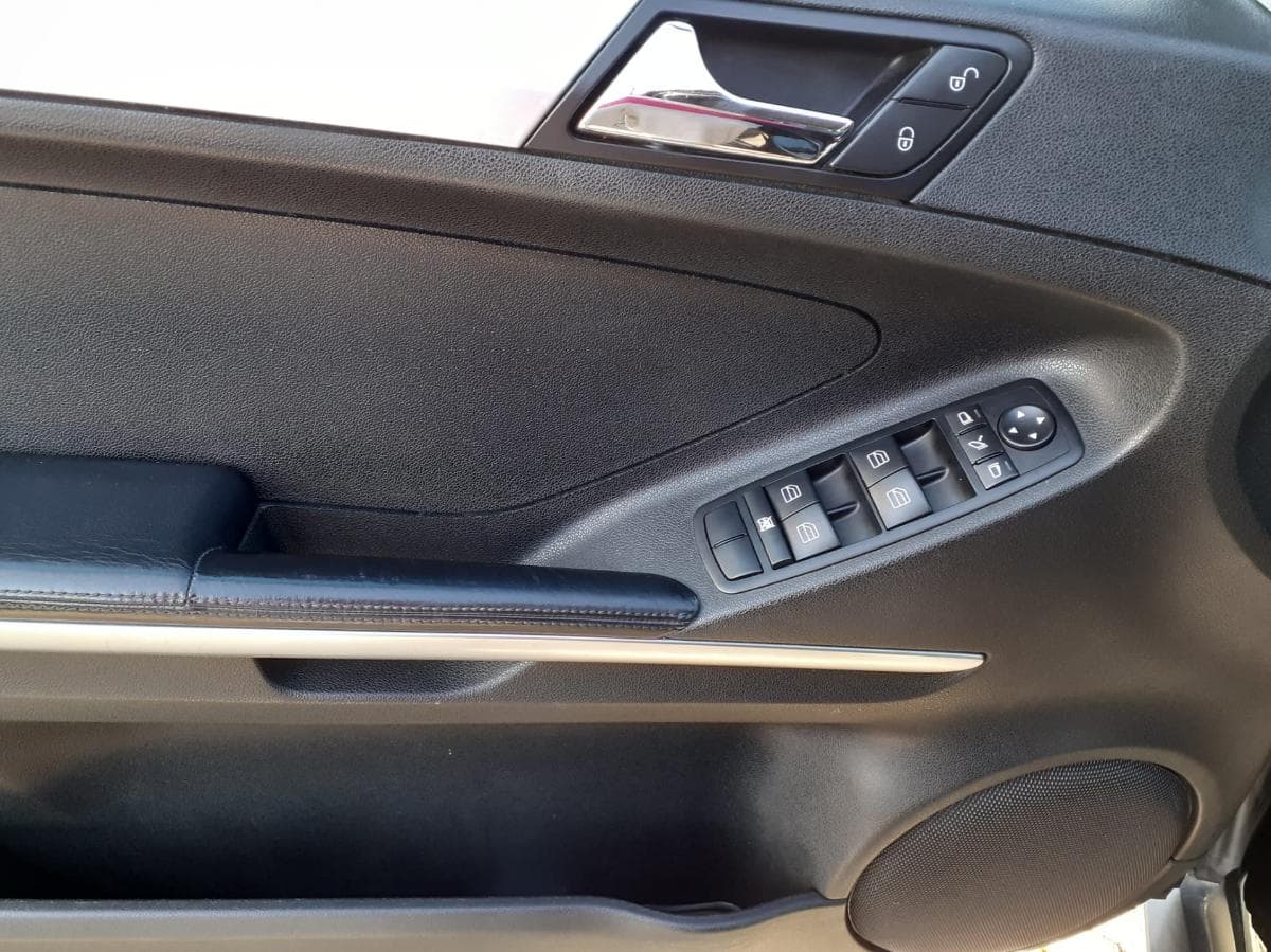 Mercedes-Benz ML 320 CDI · Ano 2006 — imagem 9