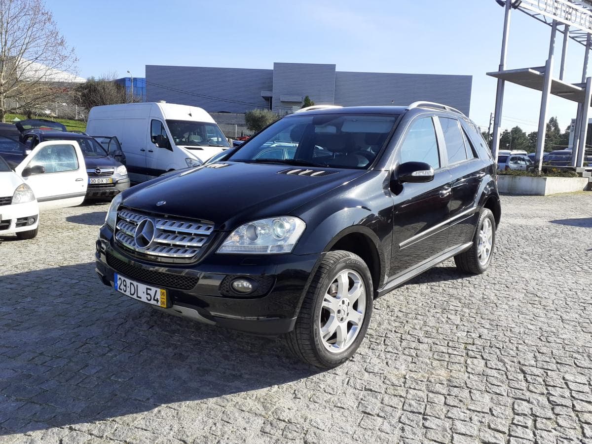 Mercedes-Benz ML 320 CDI · Ano 2006 — imagem 1