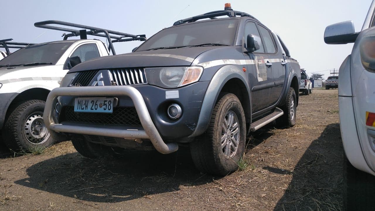 Mitsubishi L200 ·