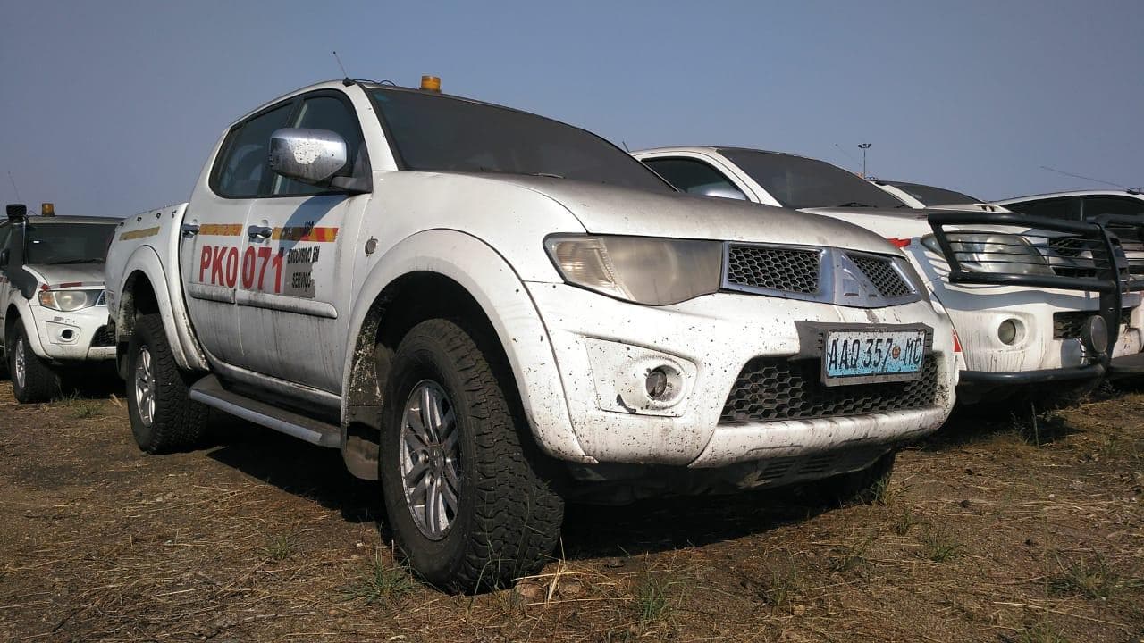 Mitsubishi L200 ·