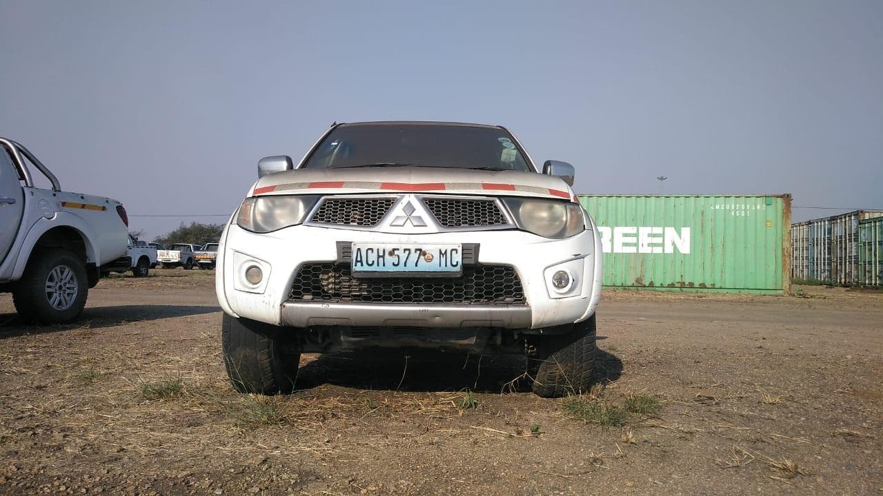 Mitsubishi L200 · — imagem 3