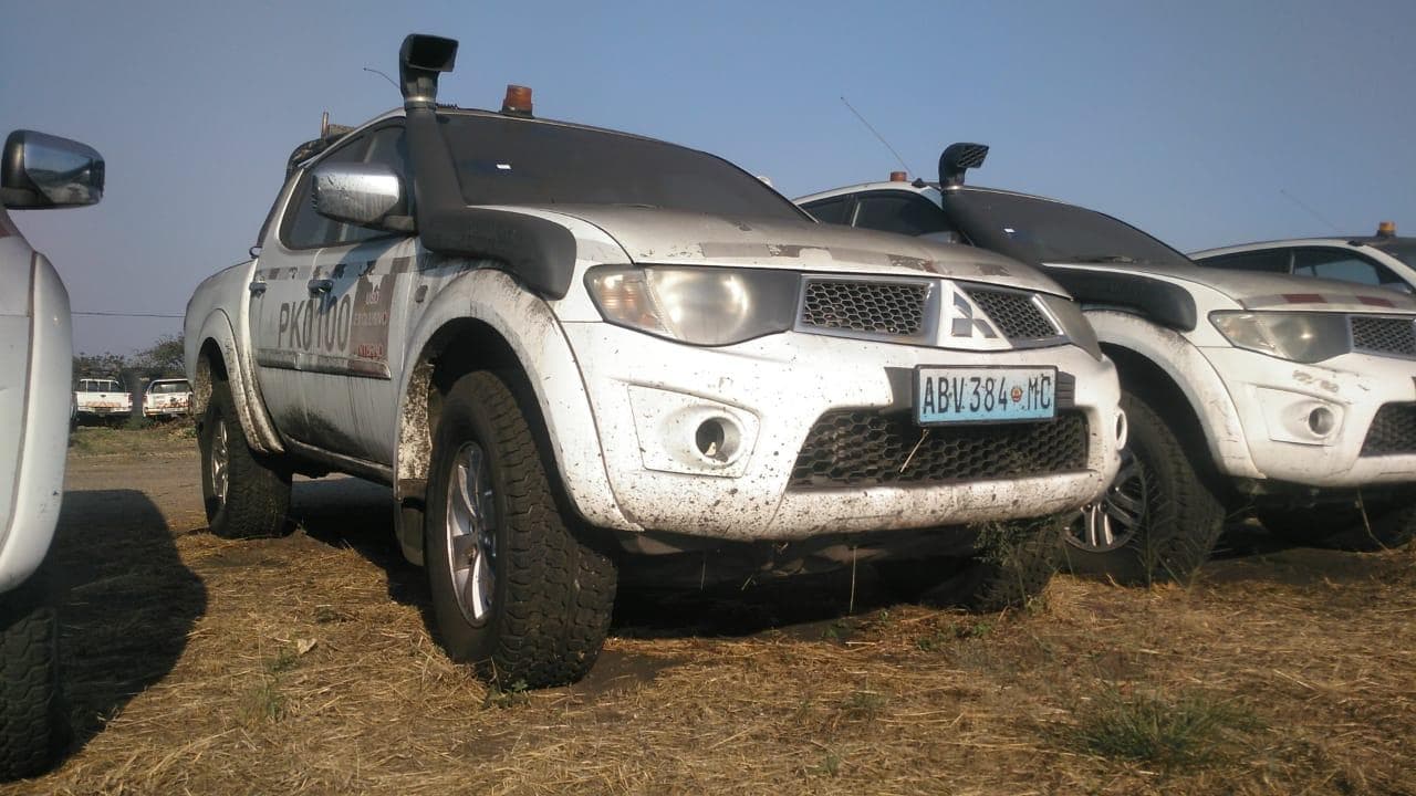 Mitsubishi L200 ·