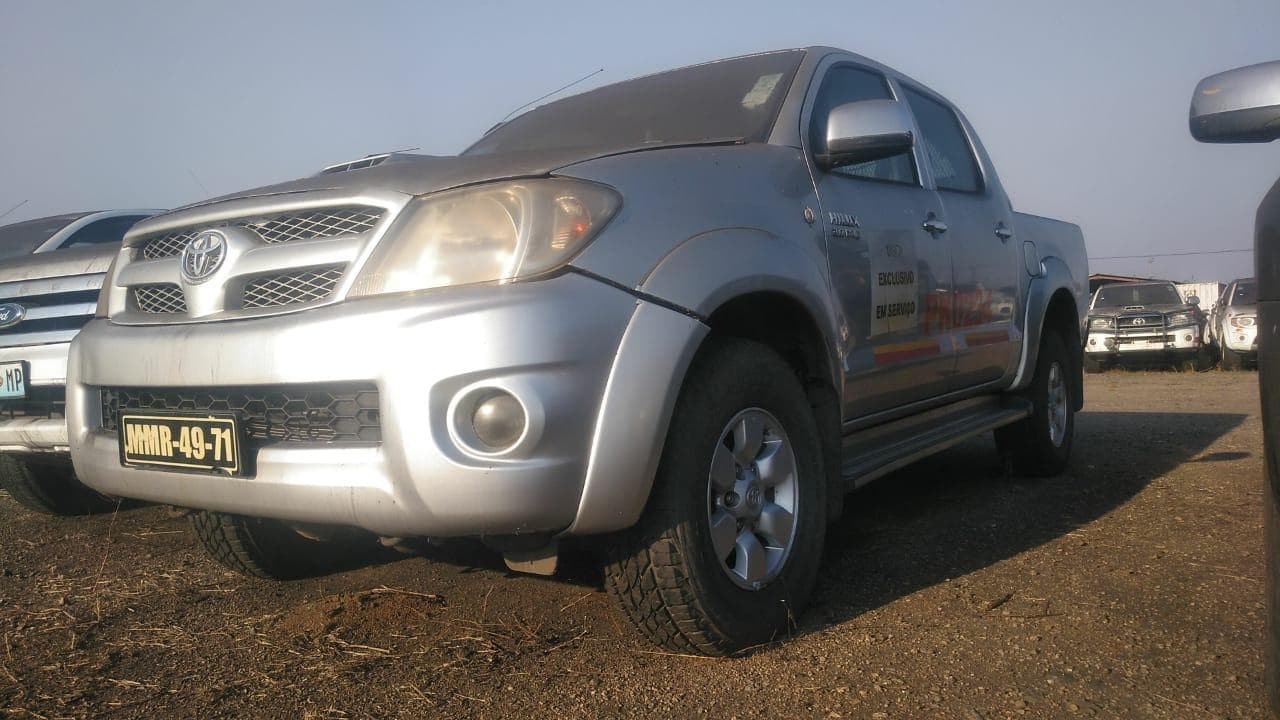 Toyota Hilux ·