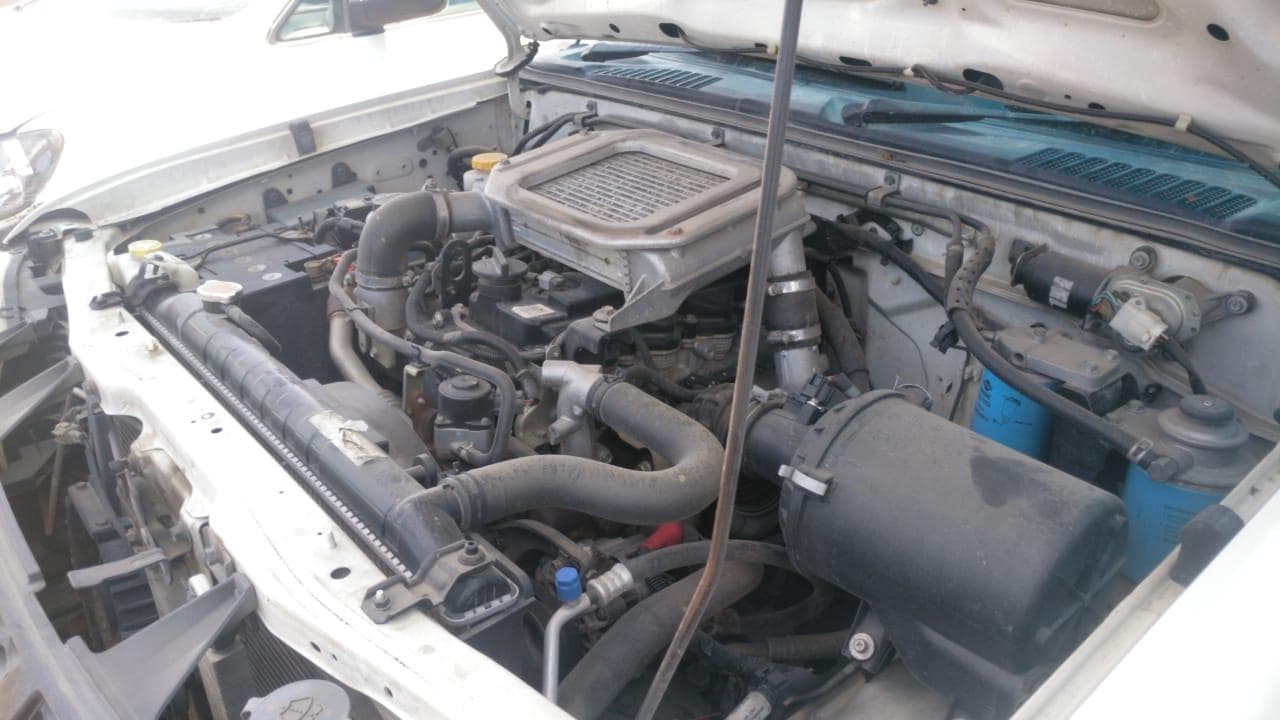 Nissan Hardbody — imagen 4