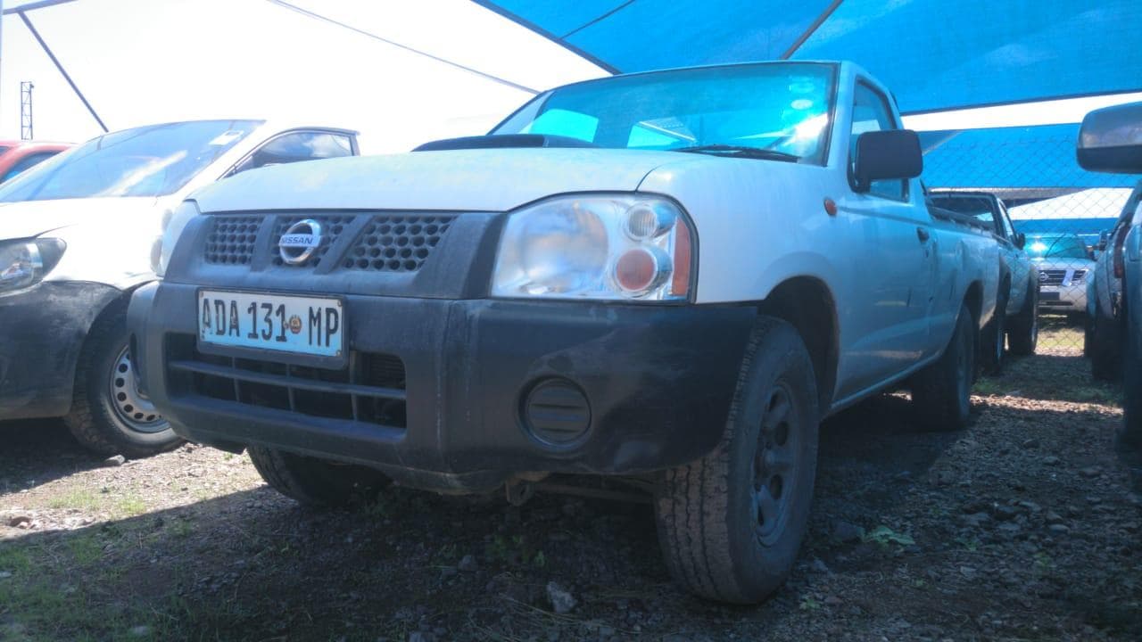 Nissan Hardbody — imagen 6