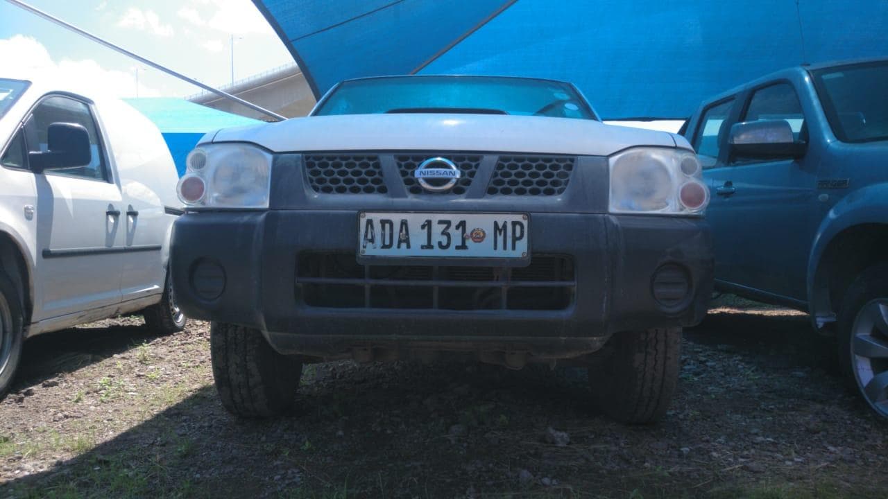 Nissan Hardbody — imagen 8