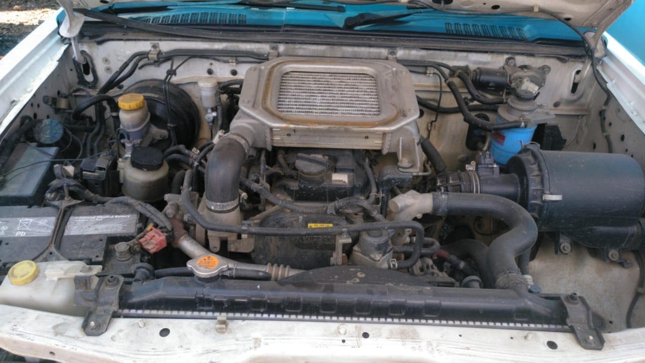Nissan Hardbody — imagem 6