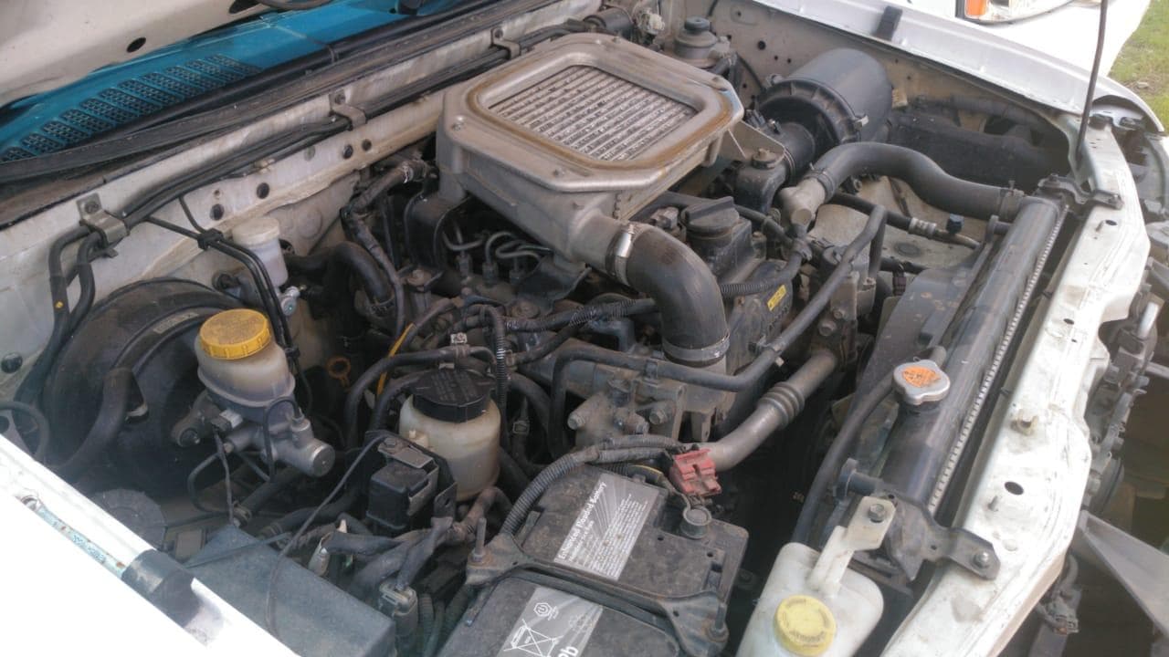 Nissan Hardbody — imagem 8