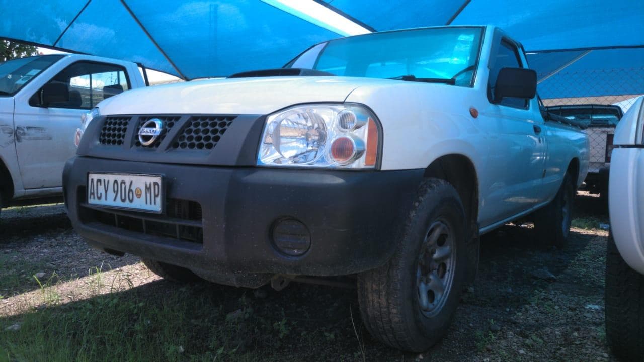 Nissan Hardbody — imagem 10